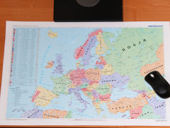 Dwustronna ścienna mapa szkolna do geografii przedstawiająca ukształtowanie powierzchni Europy.